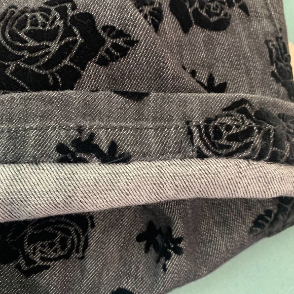 Chico's Platinum Jeans Womens Size 2 US L 12 Black Denim Floral Velvet Skinny - Picture 6 of 12